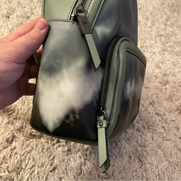 🍃Deep Green Leather Mini Backpack - Picture 4 of 9